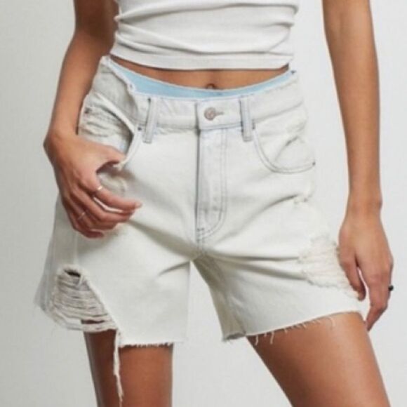 NWT BDG Destroyed Shorts Sz 28 - Picture 2 of 10